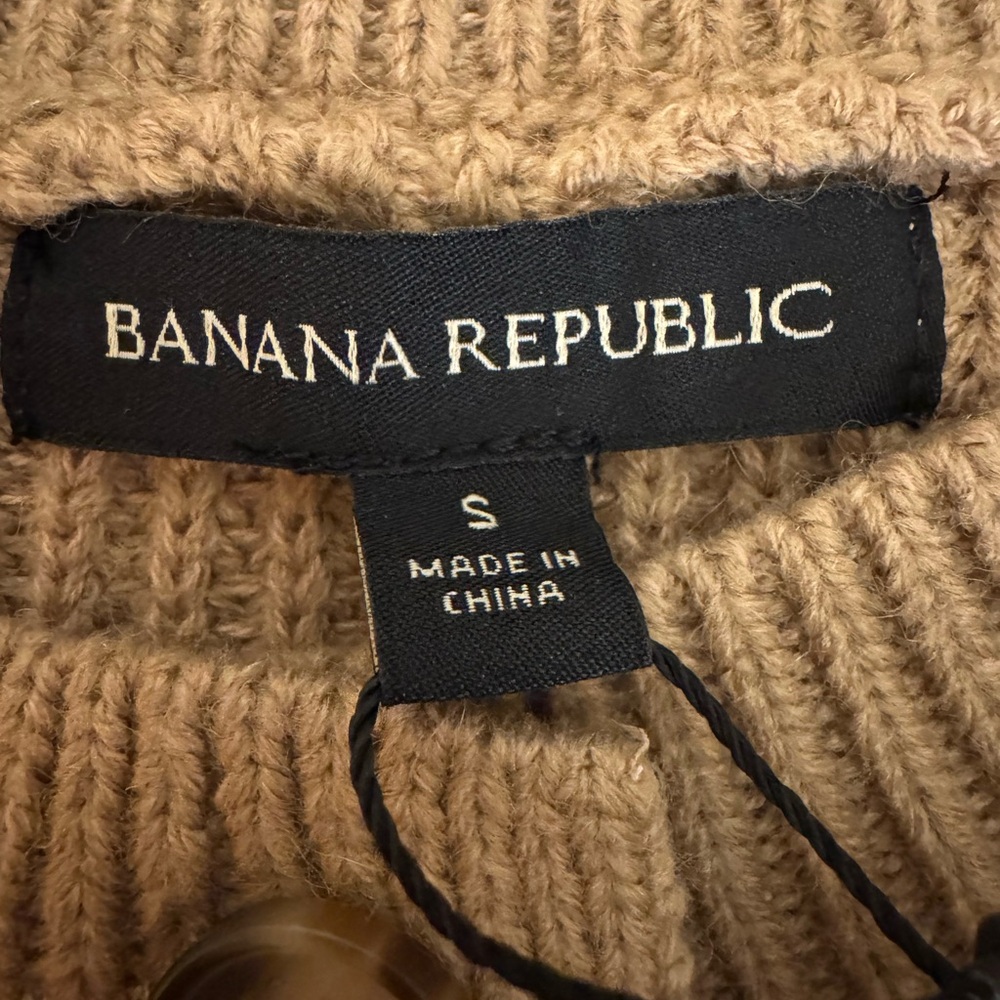 Banana Republic Grannycore Cardigan Sweater - Picture 2 of 9